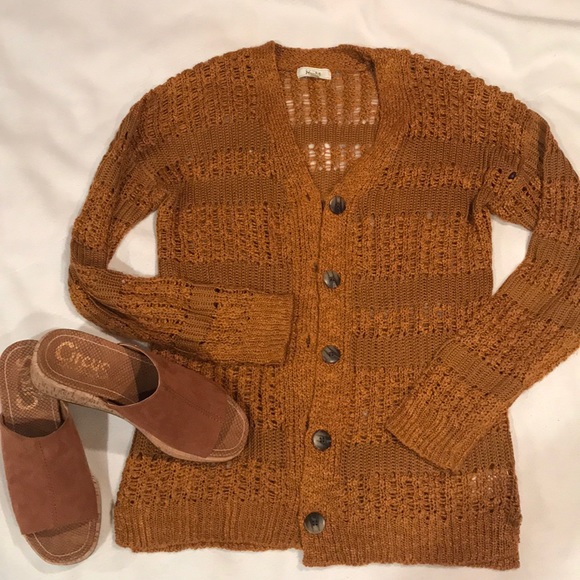 Mudd Sweaters - ⭐️ Gold open front cardigan sweater cozy